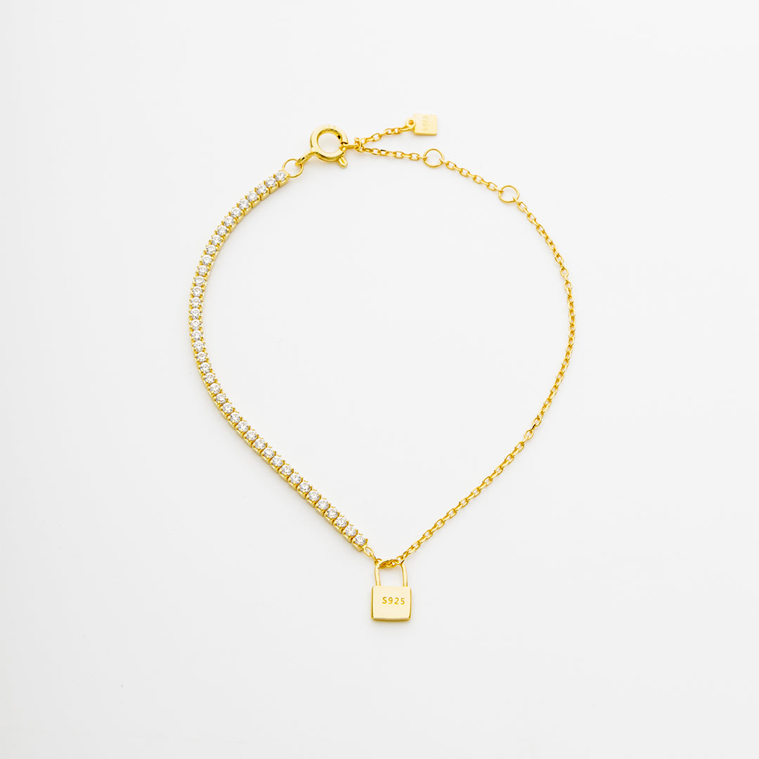 Lock Pendant Tennis Bracelet in Gold