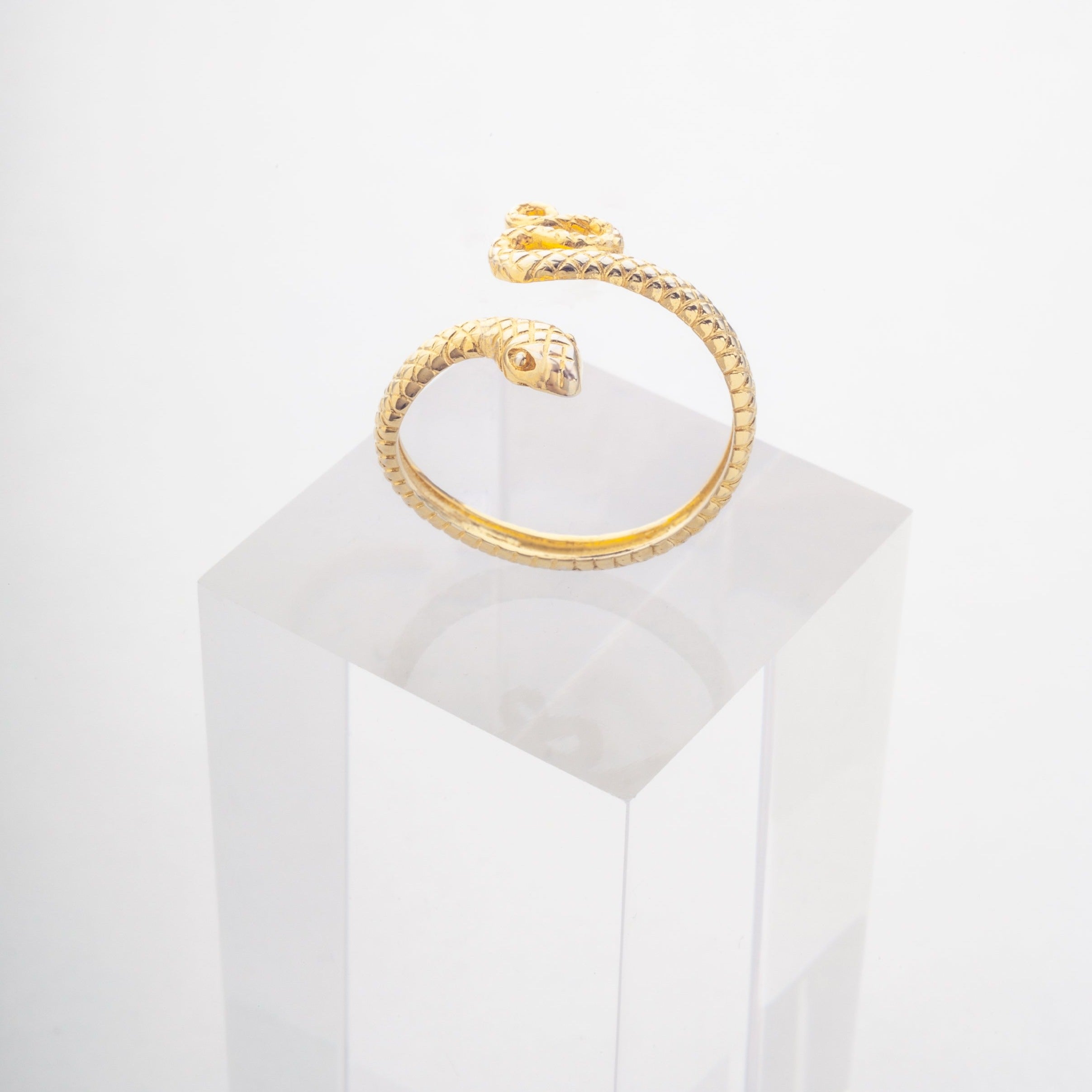 Serpent Ring in Gold
